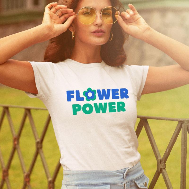 Women'S Fashion Of The 70S - Flower Power T Shirt Hippie Floral